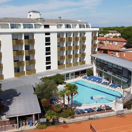 Grand Hotel Esplanada Бибионе Экстерьер фото