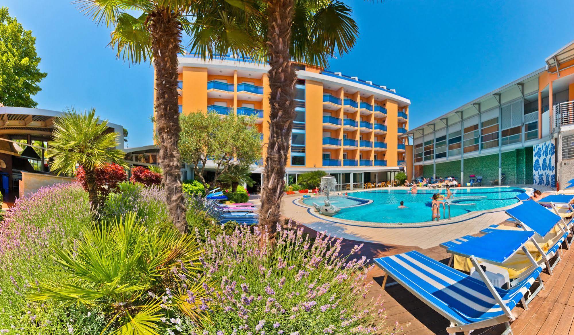Grand Hotel Esplanada Бибионе Экстерьер фото